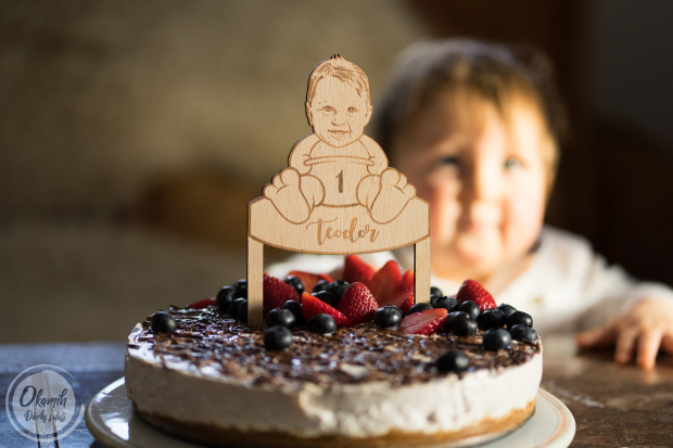 Zápich do narozeninového dortu se jménem, věkem a obličejem Vašeho děťátka Ozdoba na dort k narozeninám se jménem, věkem a obličejem Vašeho děťátka