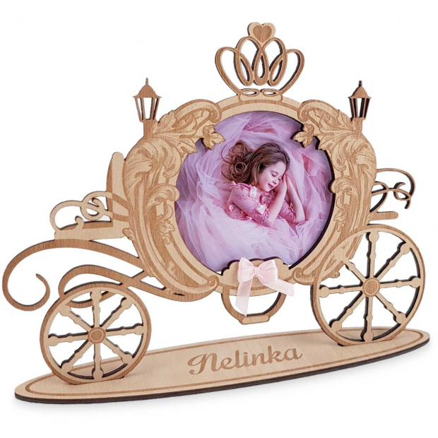 Netradiční princeznovský rámeček Dětský kočár jako rámeček na fotky se jménem dítěte